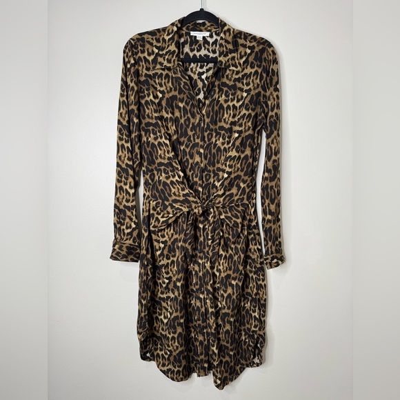 BeachLunchLounge Viscose Leopard Animal Print Tie Waist Button Down Shirt Dress - Picture 1 of 12